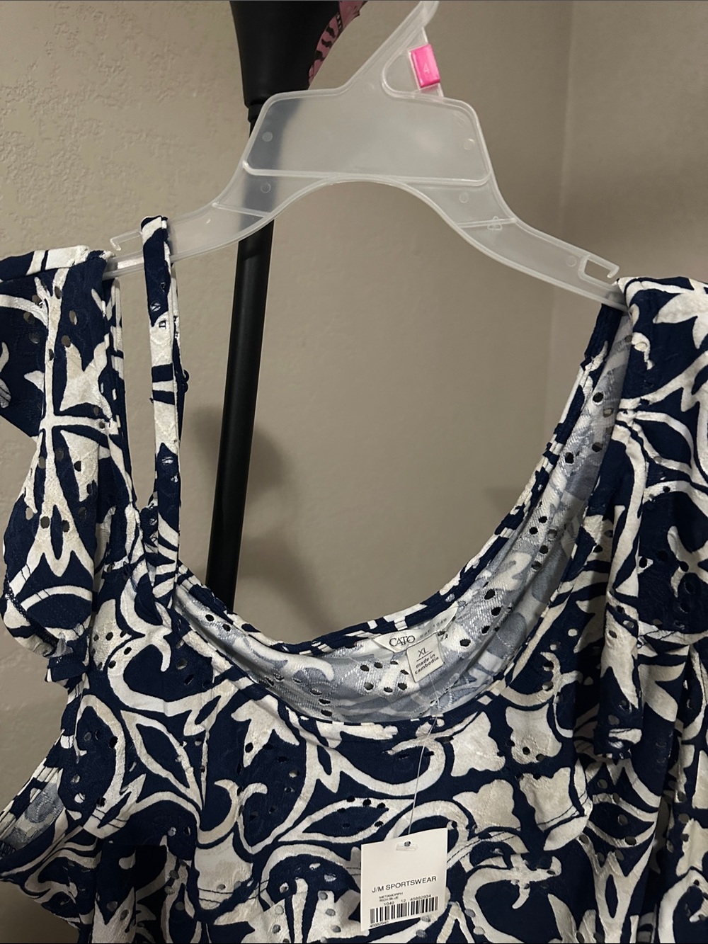 Woman - Picture 2 of 5